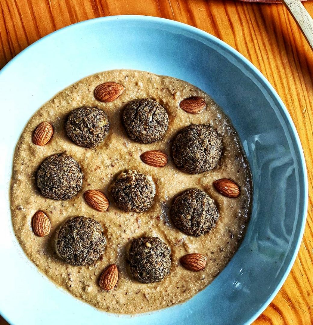 🌱ALBÓNDIGAS EN SALSA DE ALMENDRAS🌱 🌱ALBÓNDIGAS EN SALSA DE ALMENDRAS🌱