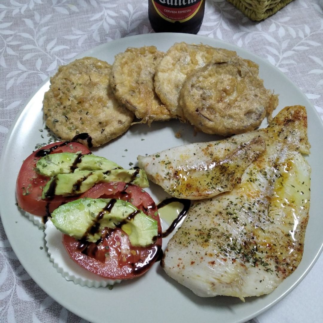 Merluza al horno con berenjenas rebozàs Merluza al horno con berenjenas rebozàs