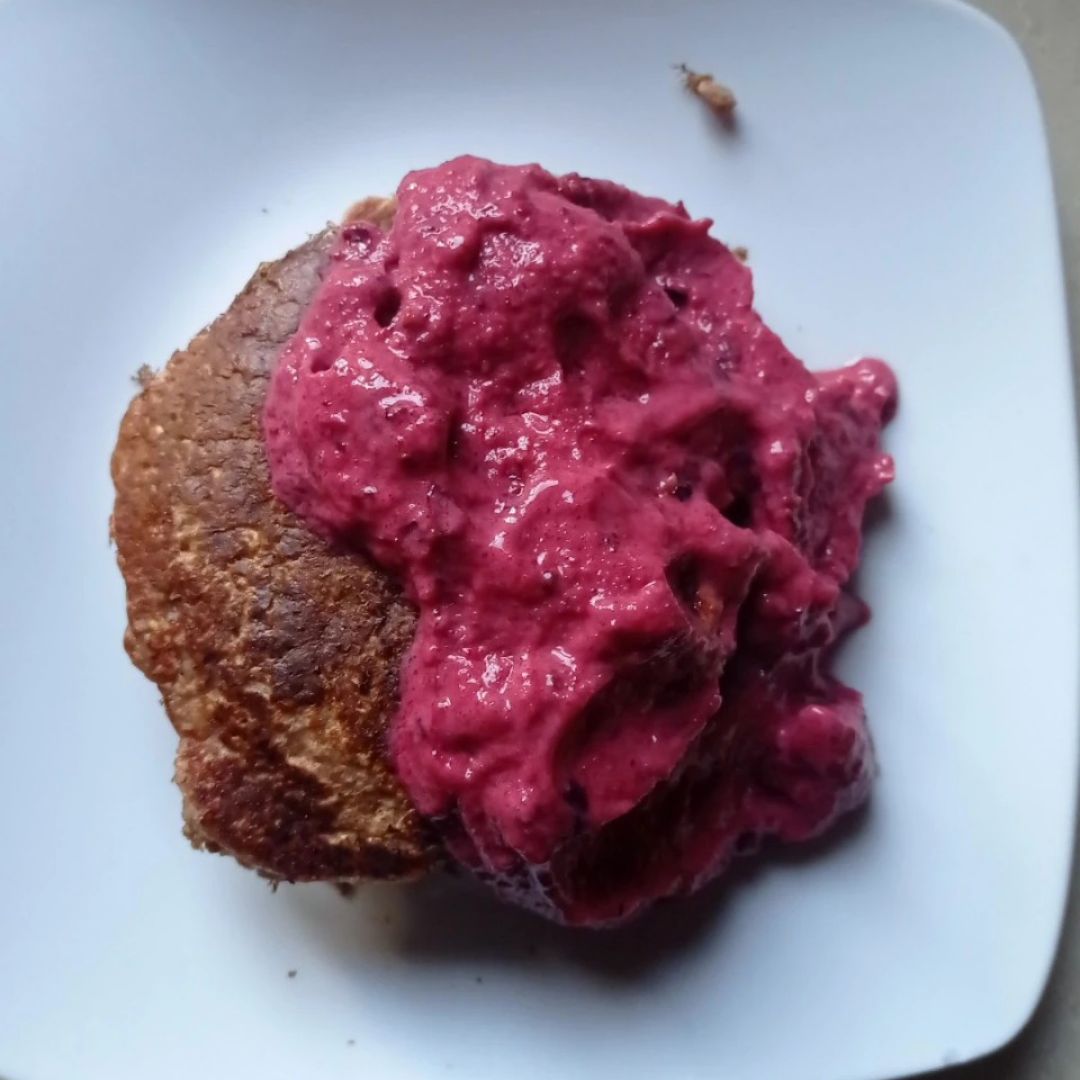 Tortitas de avena y plátano con helado 
