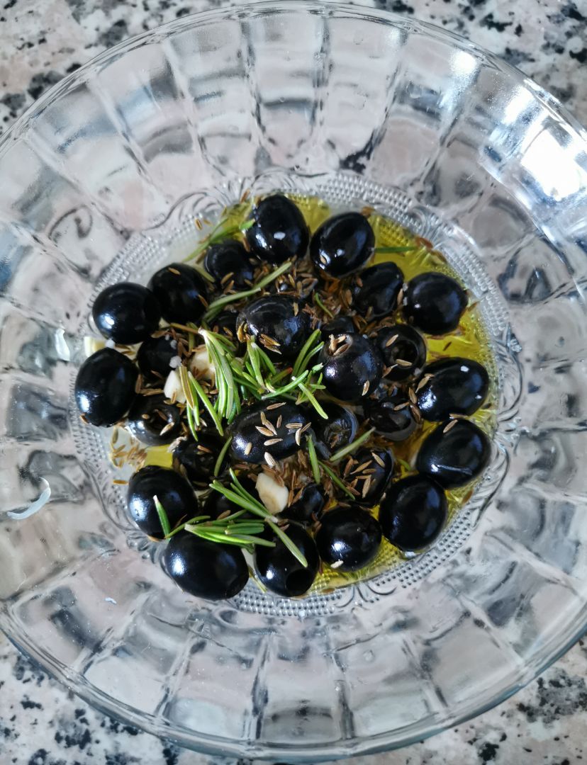 Hummus de aceitunas negras Paso 1 Hummus de aceitunas negras Paso 1