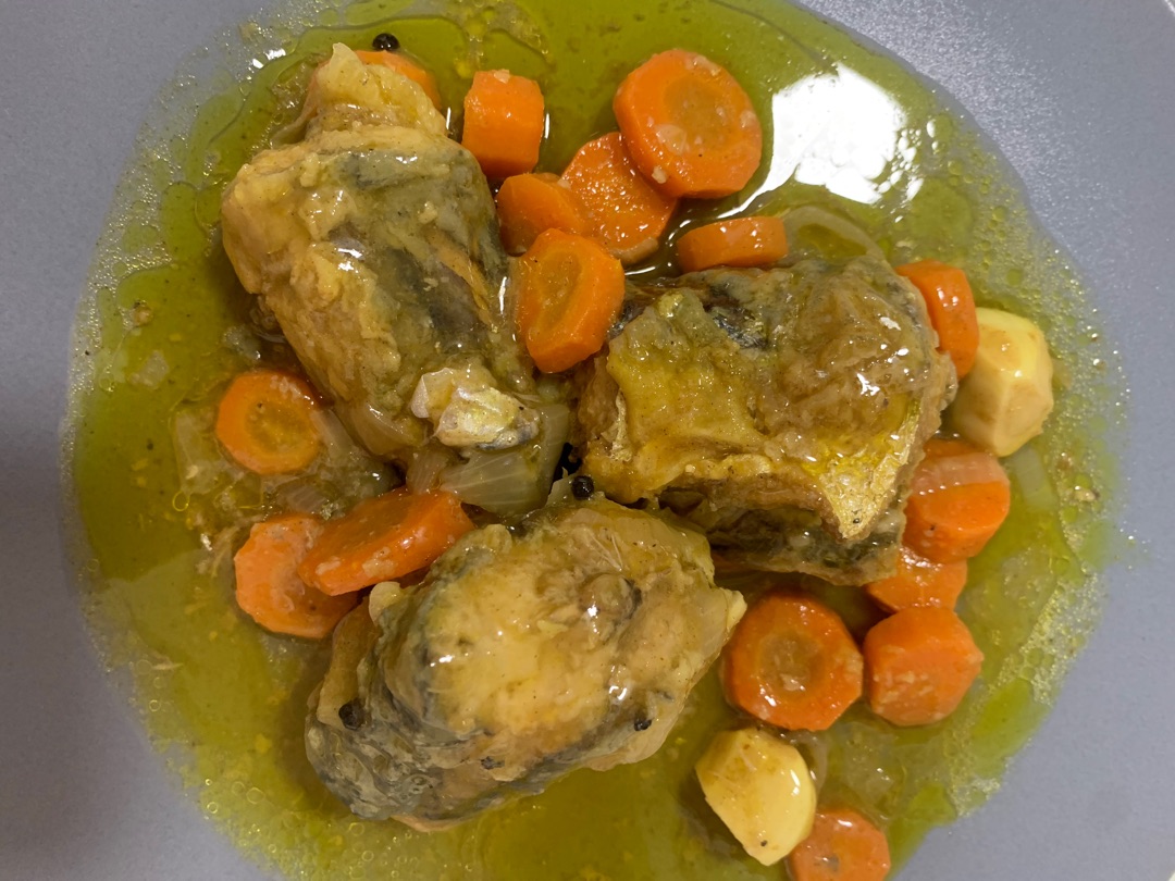 Caballa en escabeche 