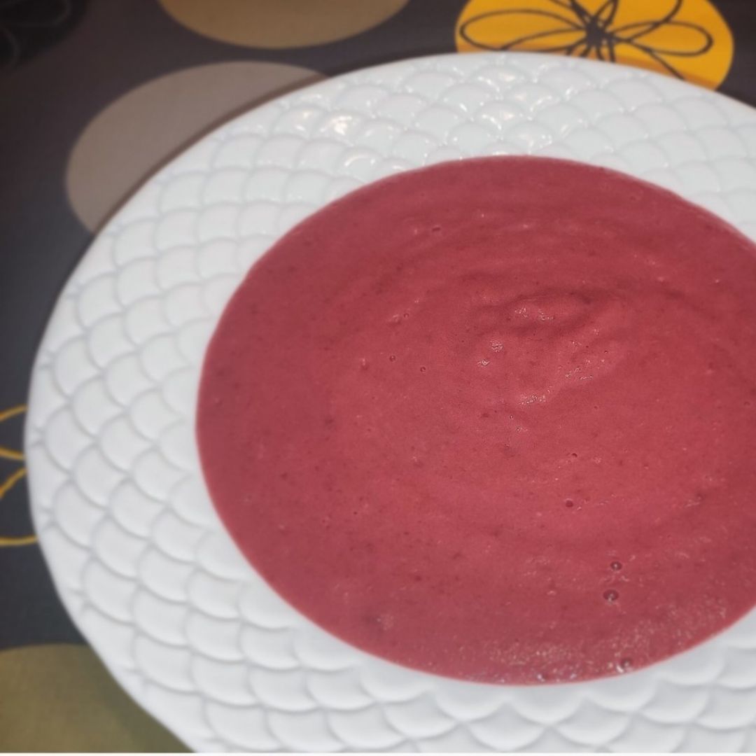 Crema o puré rosa de remolacha