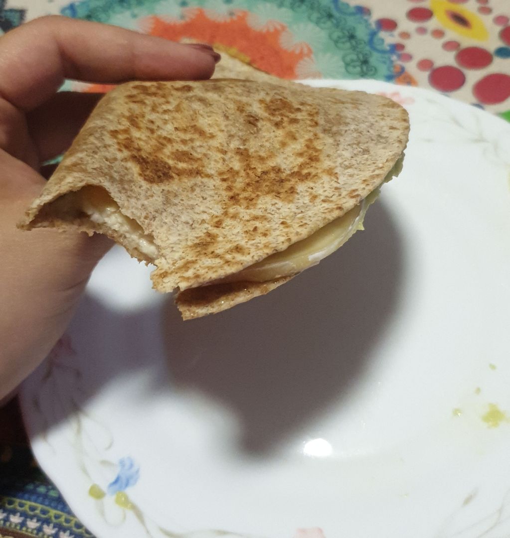 Tortita de guacamole y queso de cabra 