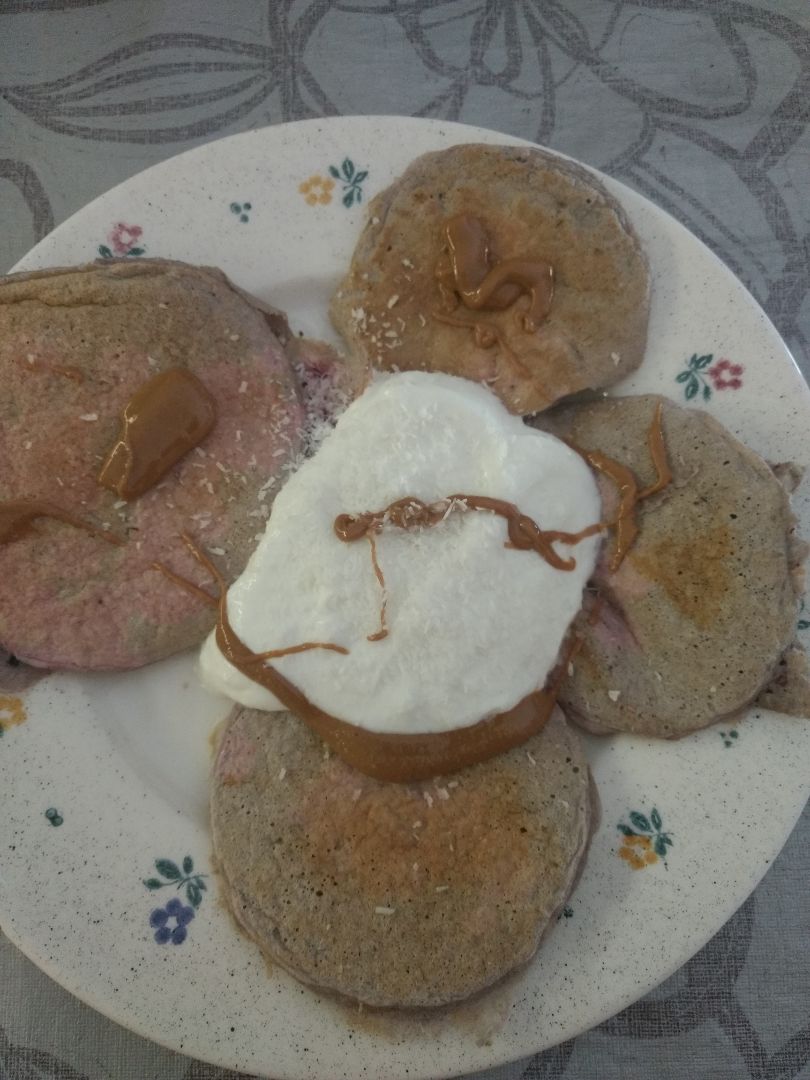 Tortitas de avena y frutos rojos Tortitas de avena y frutos rojos