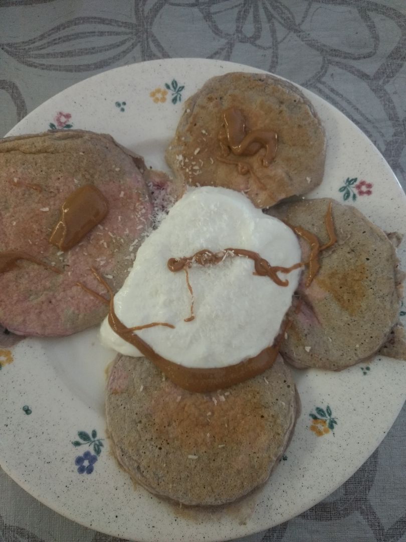 Tortitas de avena y frutos rojos