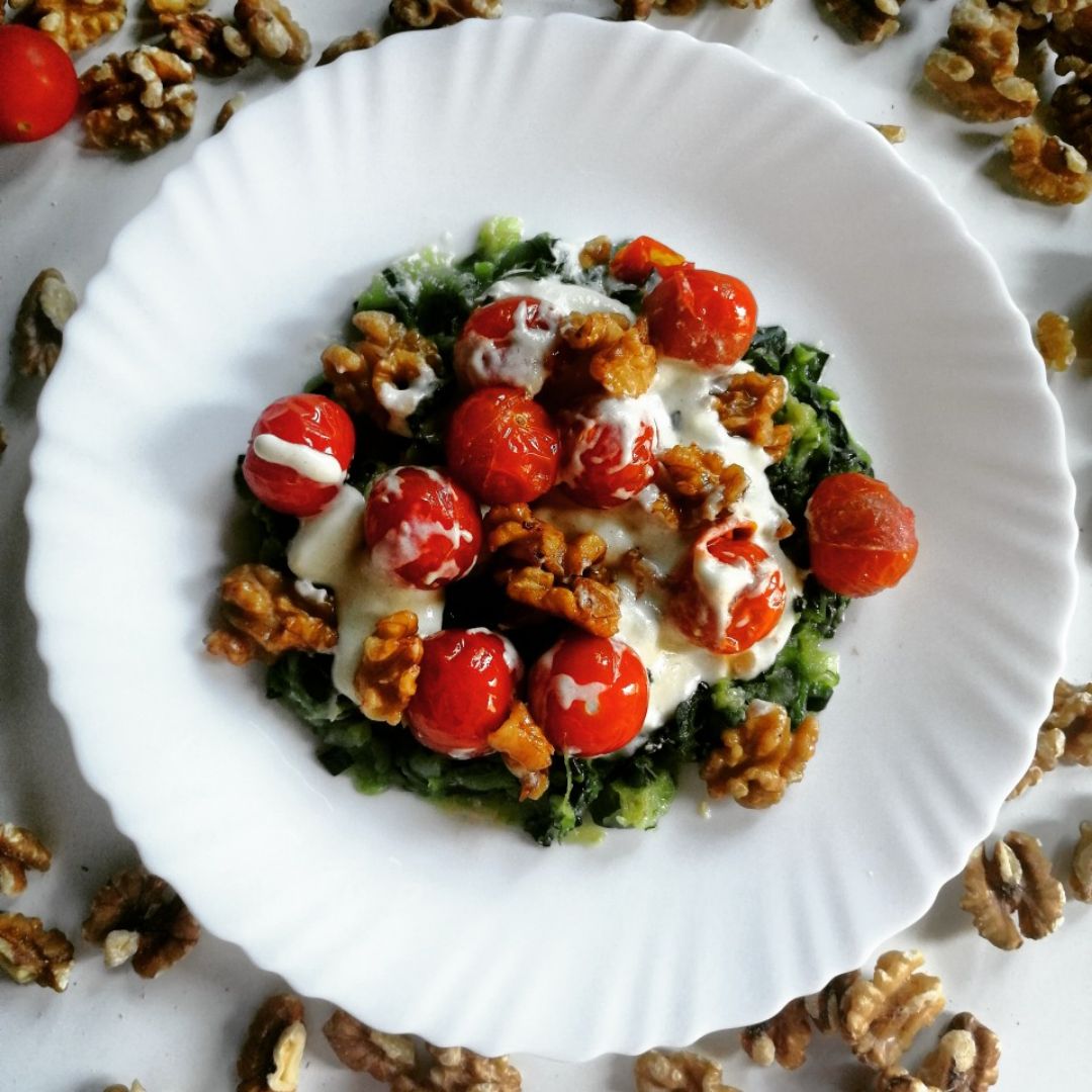 TALLARINES DE CALABACÍN CON SALSA DE QUESO Y NUECES 🥒🍅🧀