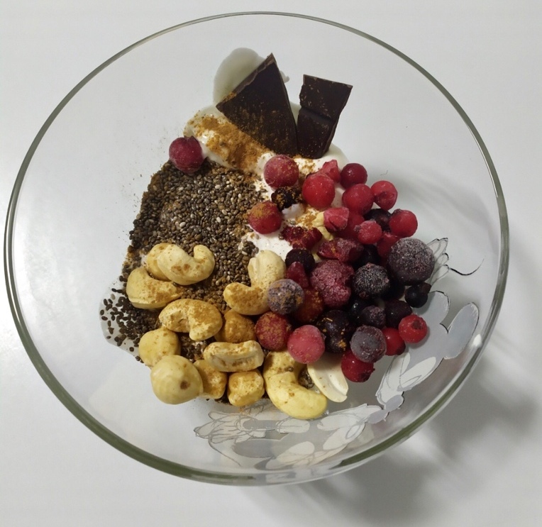 Bol de frutos rojos y secos Bol de frutos rojos y secos