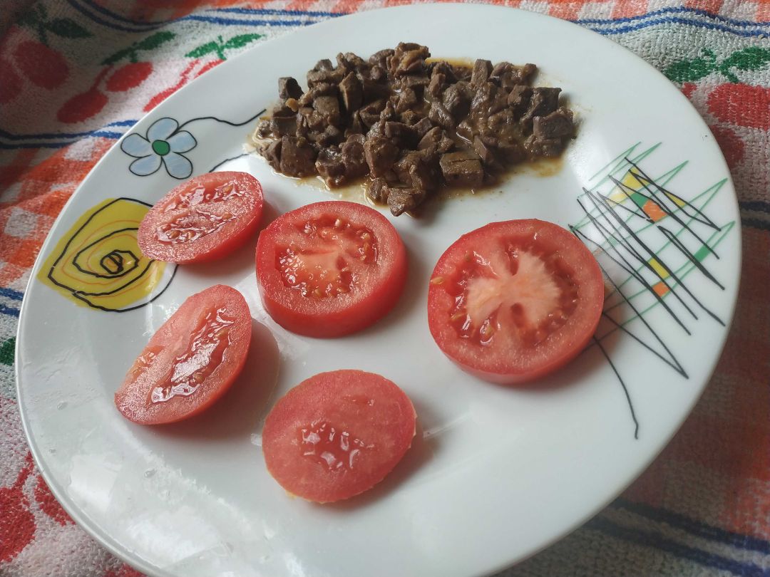 Hígado con tomate Hígado con tomate