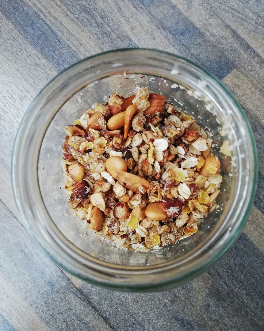 Granola de avellanas, almendras y coco