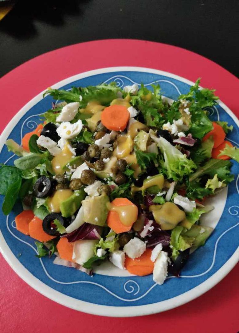 Ensalada queso de cabra y vinagreta de mostaza Ensalada queso de cabra y vinagreta de mostaza