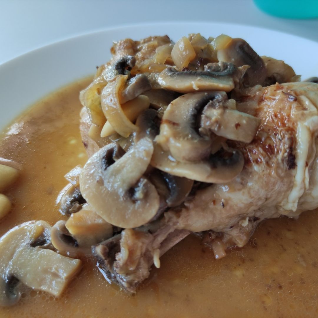Pollo en pepitoria Pollo en pepitoria
