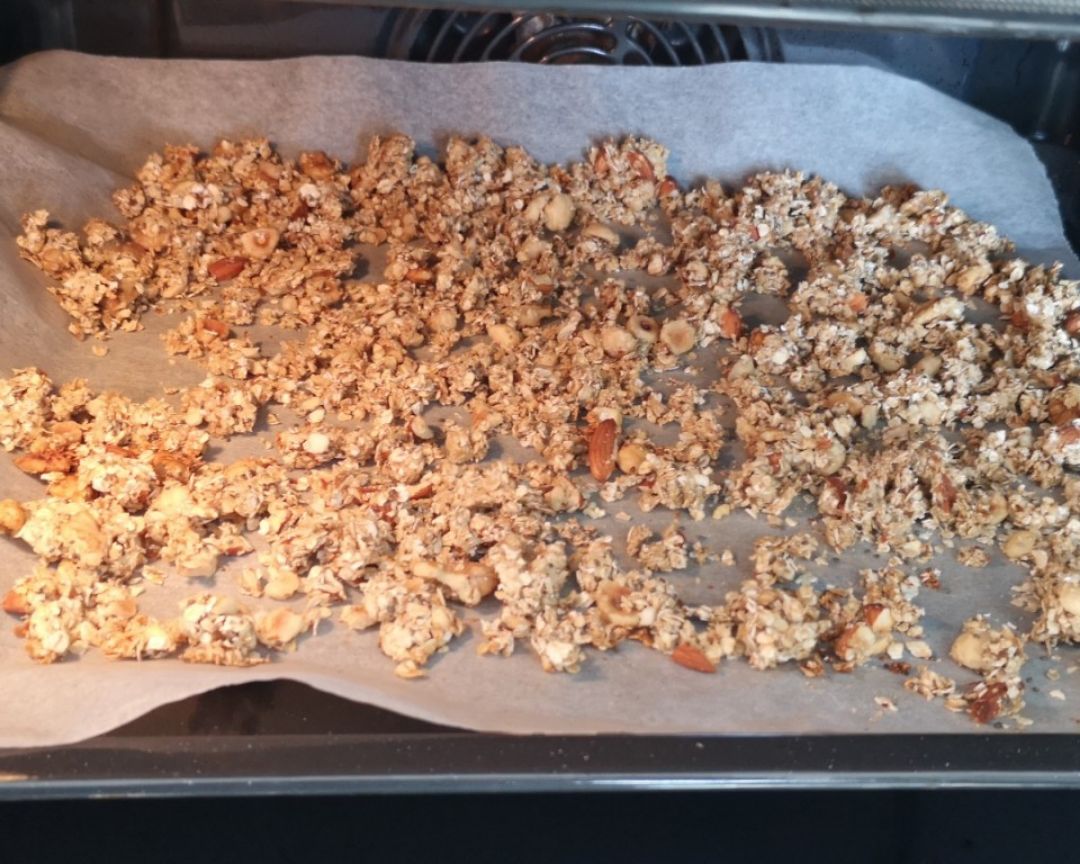 Granola con yogur oikos, fresas y arándanos.  Paso 0