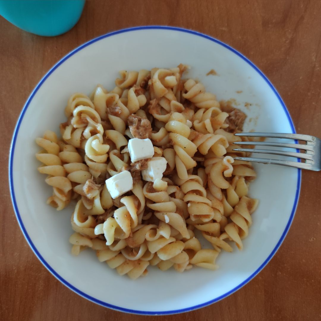 Pasta con atún Pasta con atún