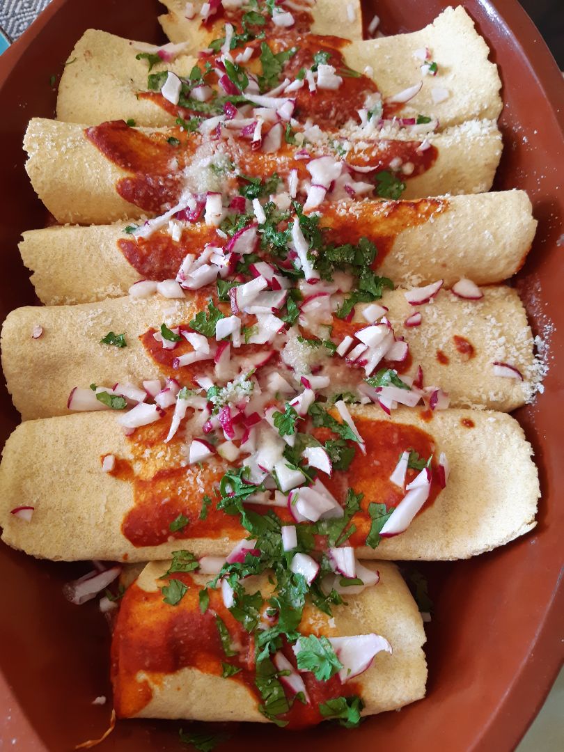 Enchiladas con salsa roja Enchiladas con salsa roja