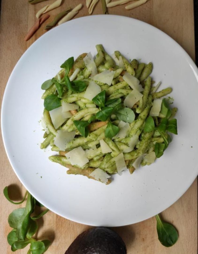 Pasta con crema de aguacate 🥑 Pasta con crema de aguacate 🥑