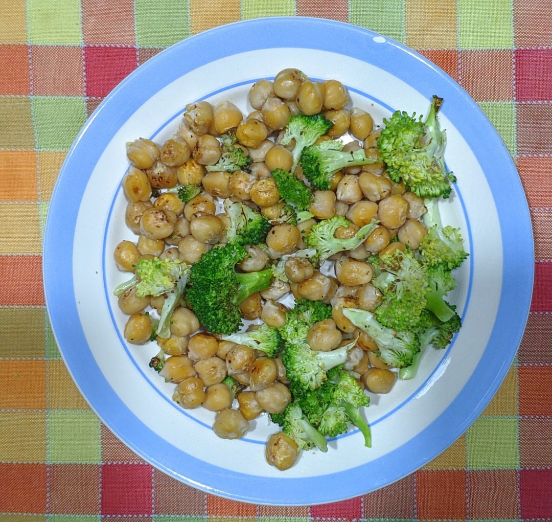 Salteado de garbanzos con verdura 