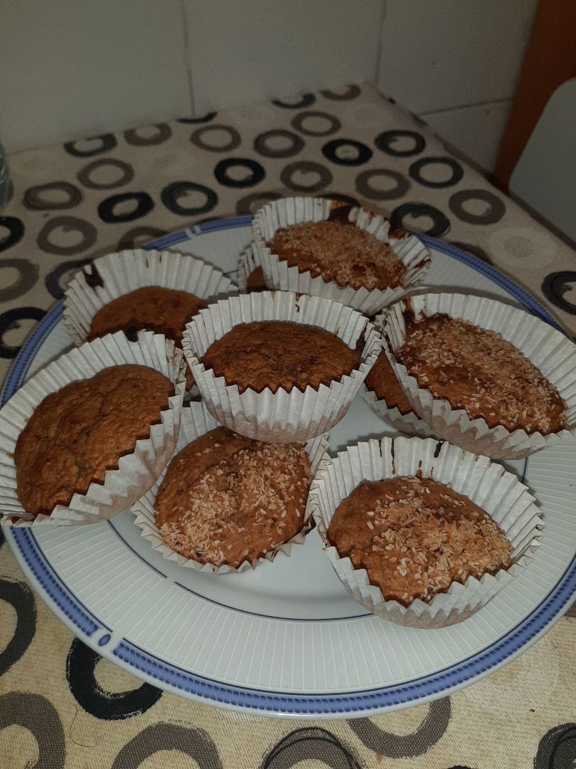 Magdalenas de avena, plátano y nueces Magdalenas de avena, plátano y nueces