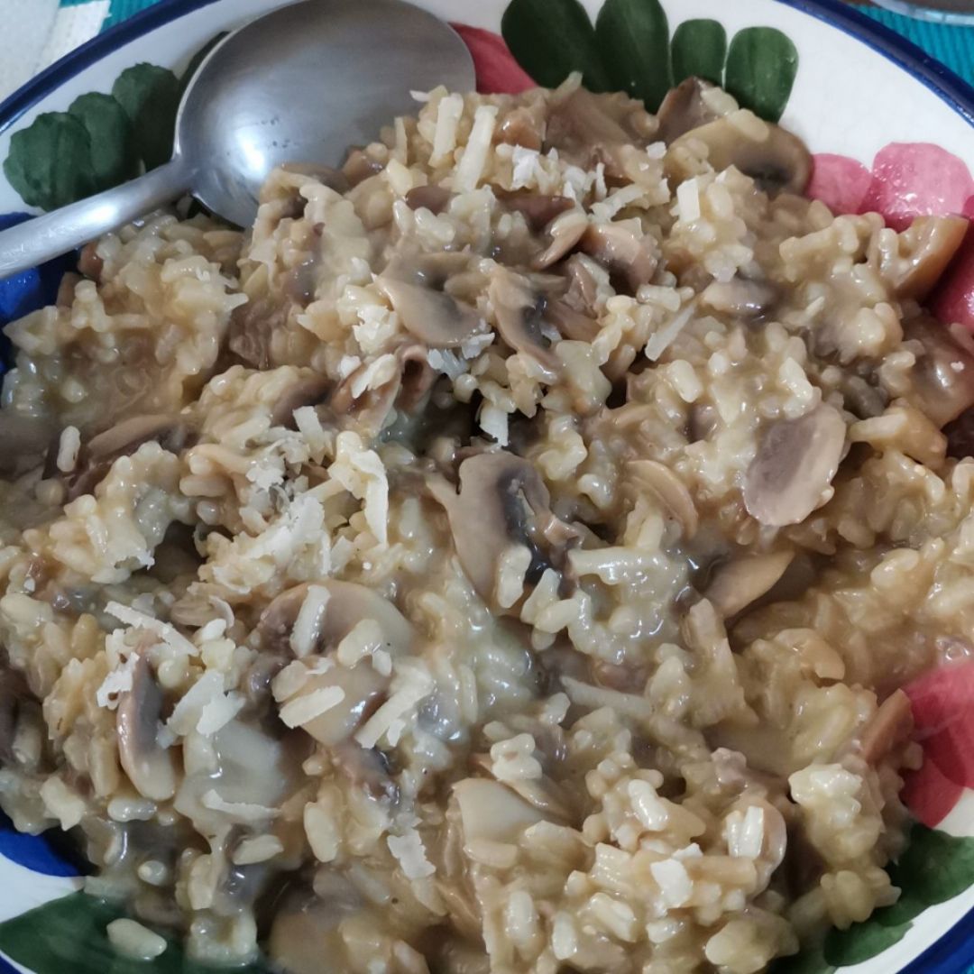 RISOTTO DE SETAS Y CHAMPIÑONES RISOTTO DE SETAS Y CHAMPIÑONES