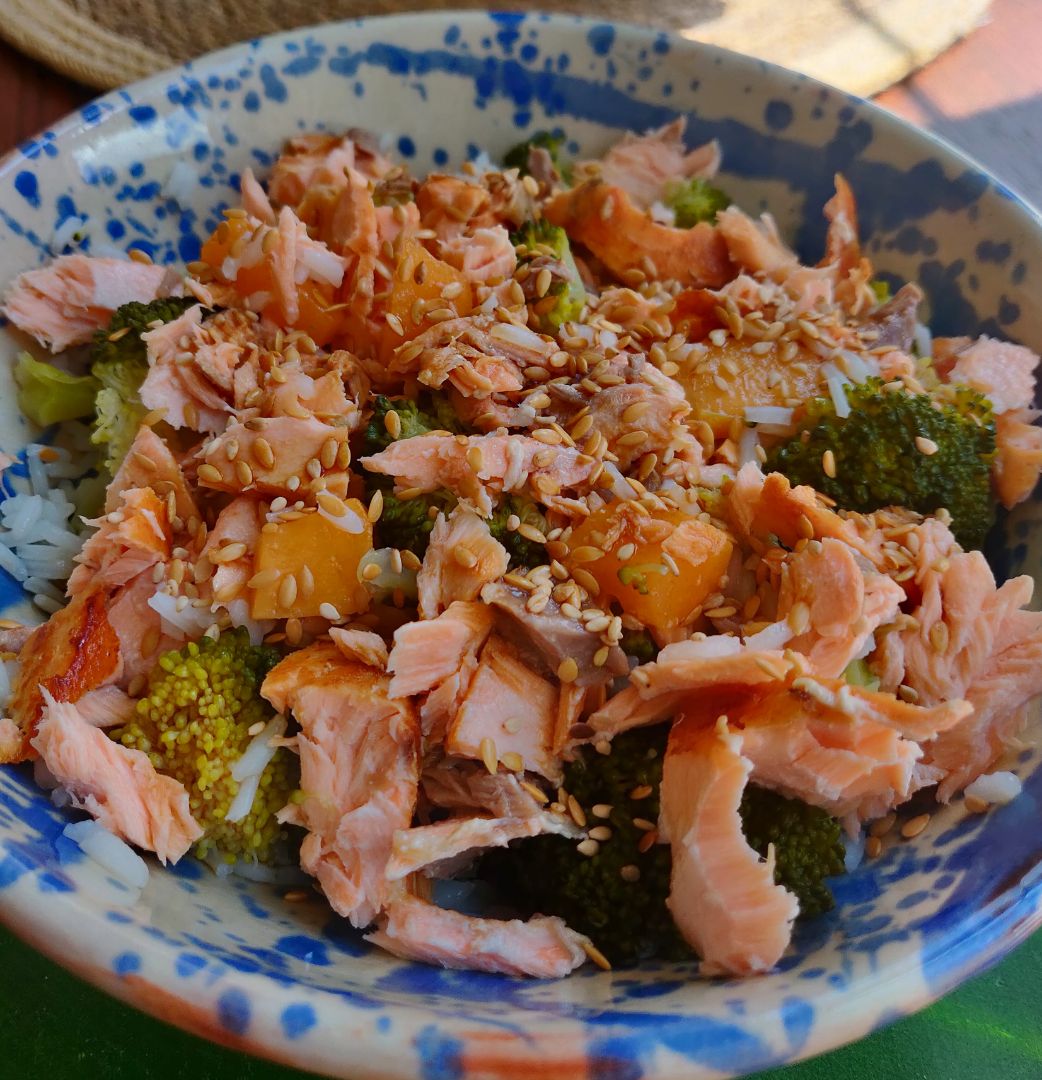 Bowl de salmón y brócoli Bowl de salmón y brócoli