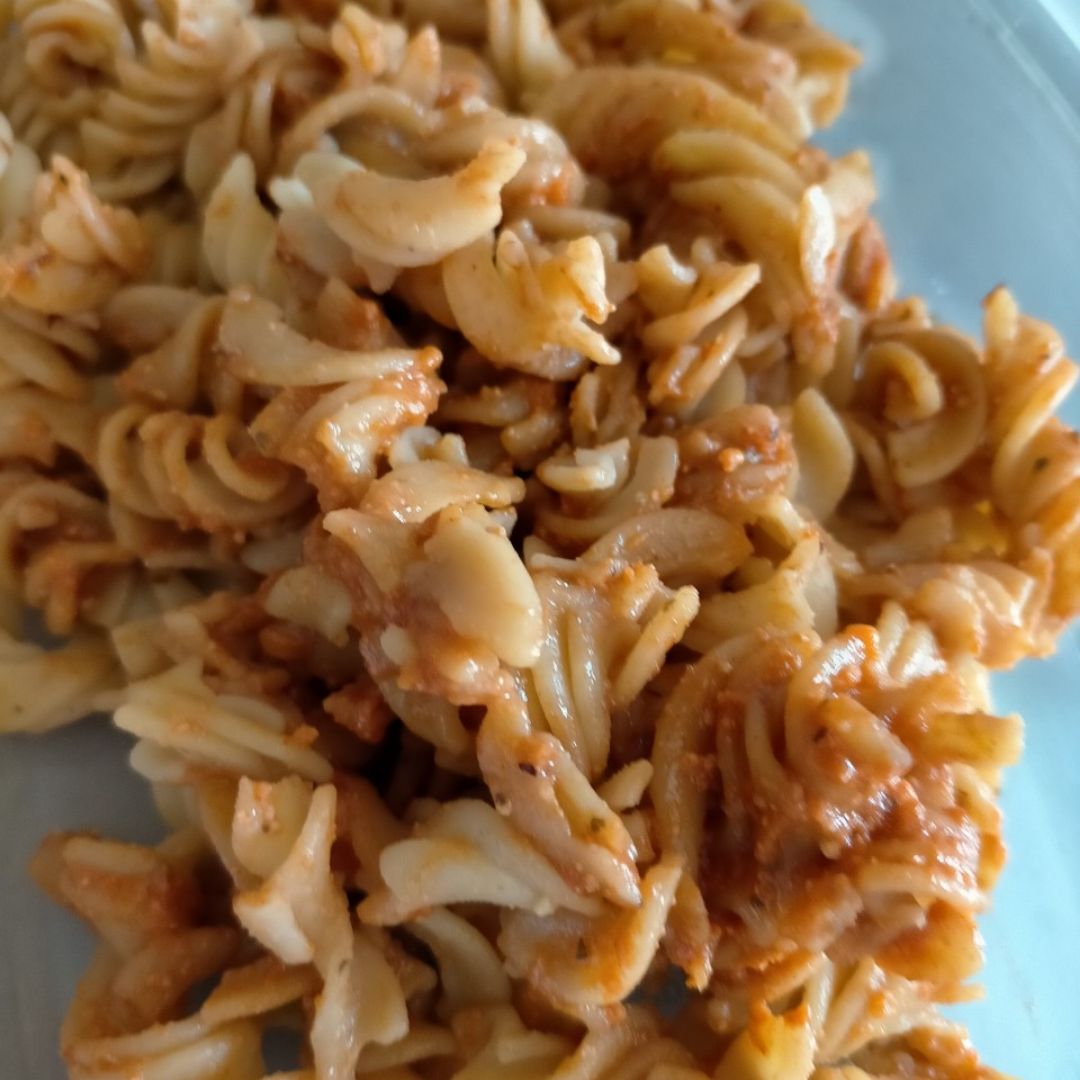 Pasta con pesto de pimiento Pasta con pesto de pimiento