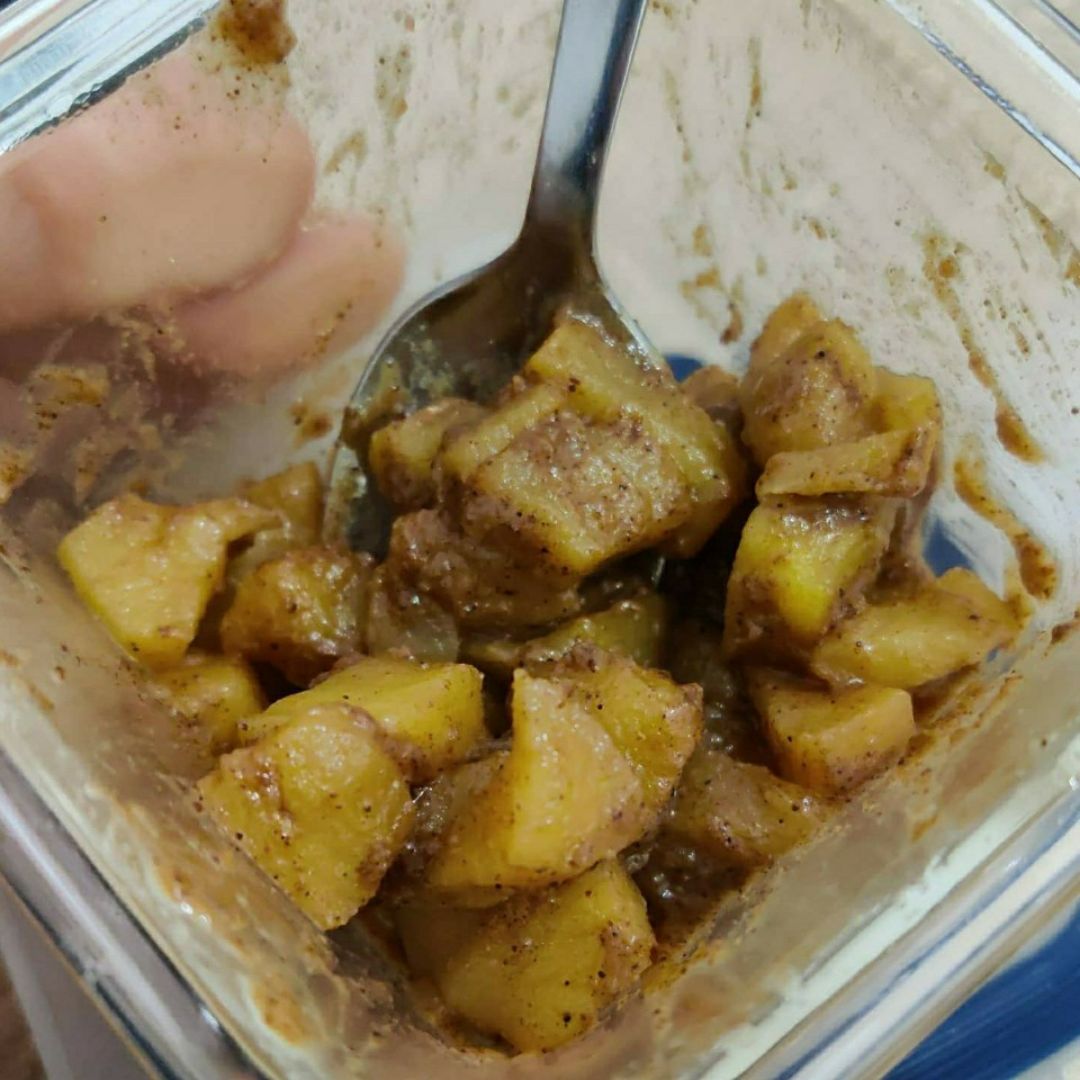 Manzana asada con canela y jengibre Manzana asada con canela y jengibre