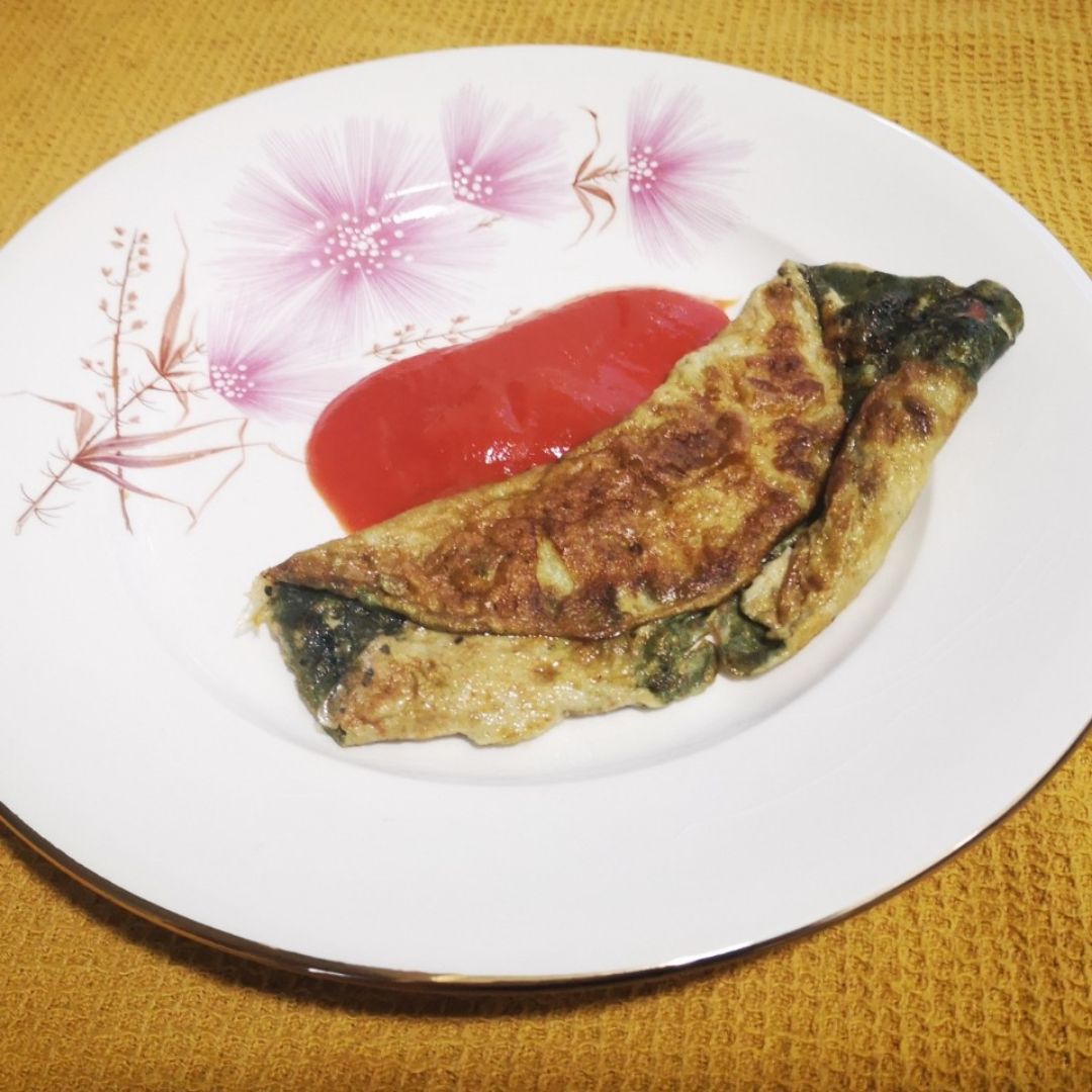 Tortilla de claras con especias y espirulina Tortilla de claras con especias y espirulina