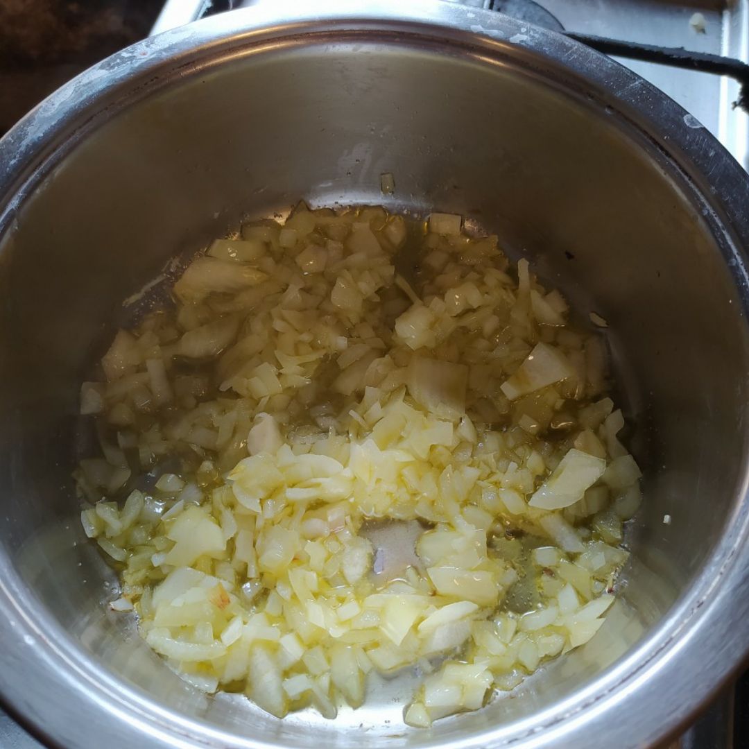 Espaguetis con salmón. Paso 0 Espaguetis con salmón. Paso 0