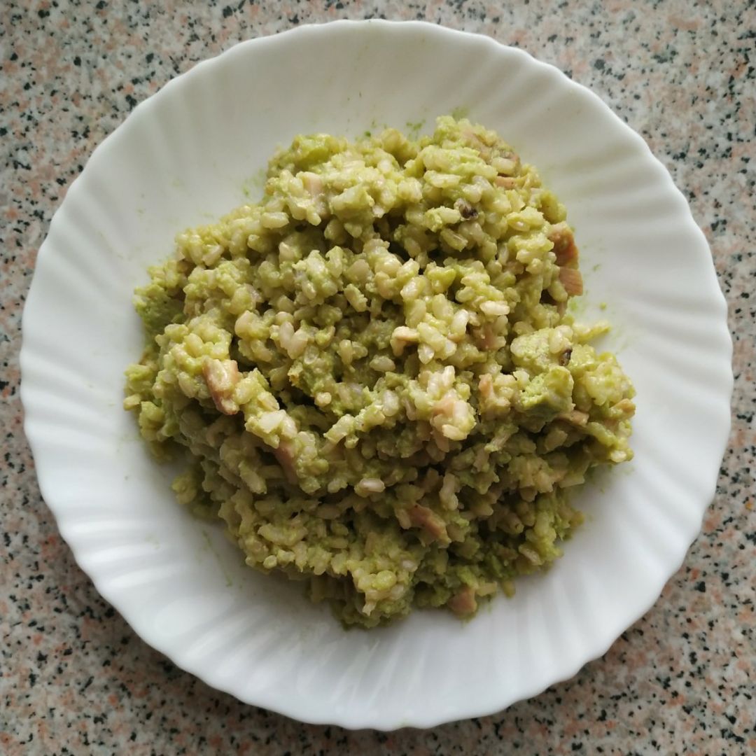 Arroz con aguacate, huevo y pollo Arroz con aguacate, huevo y pollo