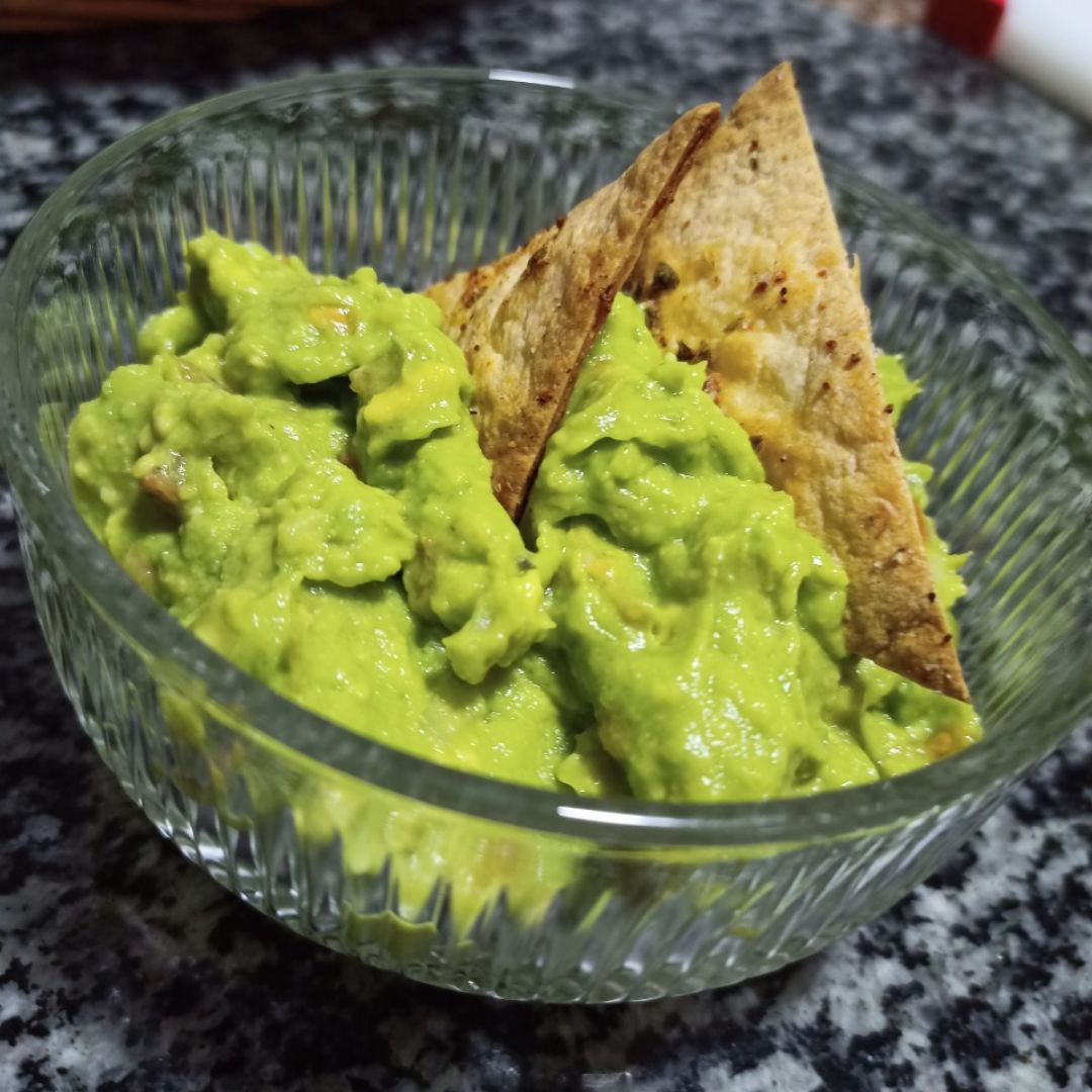 Guacamole y nachos caseros 🥑