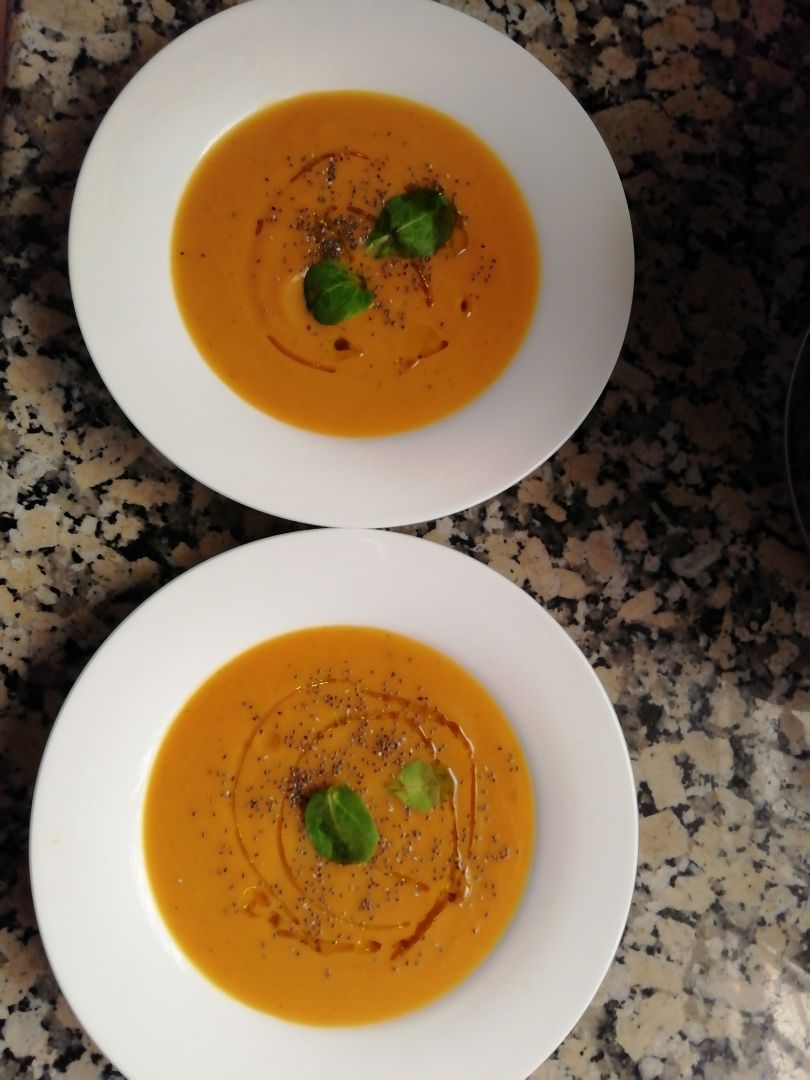 Crema de calabaza, calabacin, puerro y zanahoria Crema de calabaza, calabacin, puerro y zanahoria