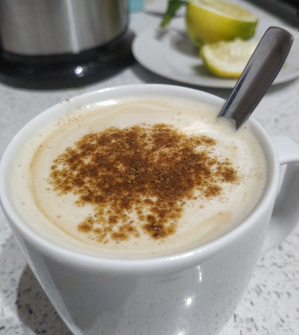 Café con leche y canela Café con leche y canela