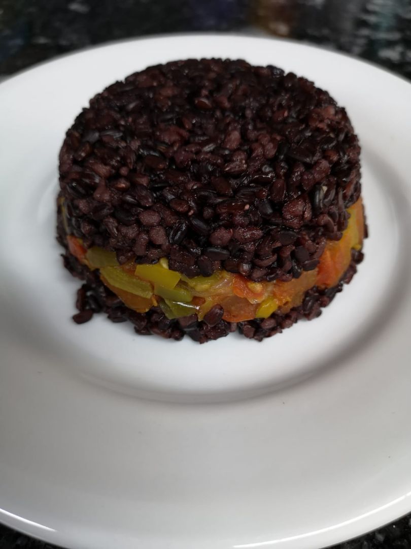 Timbal de arroz nerone con sofrito de verduras. Paso 4 Timbal de arroz nerone con sofrito de verduras. Paso 4