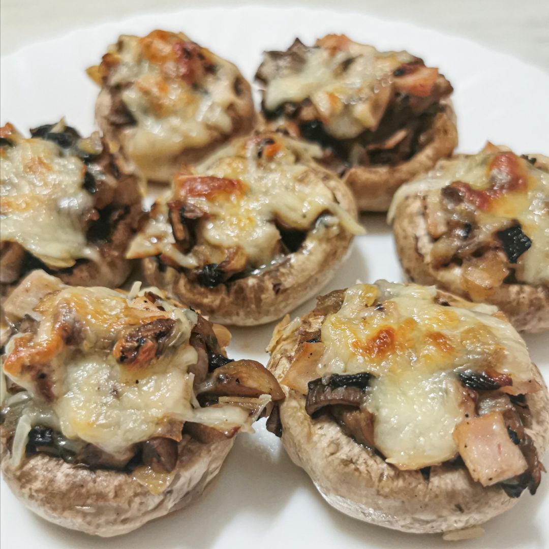 CHAMPIÑONES RELLENOS CON QUESO GRATINADO🍄🍄 CHAMPIÑONES RELLENOS CON QUESO GRATINADO🍄🍄