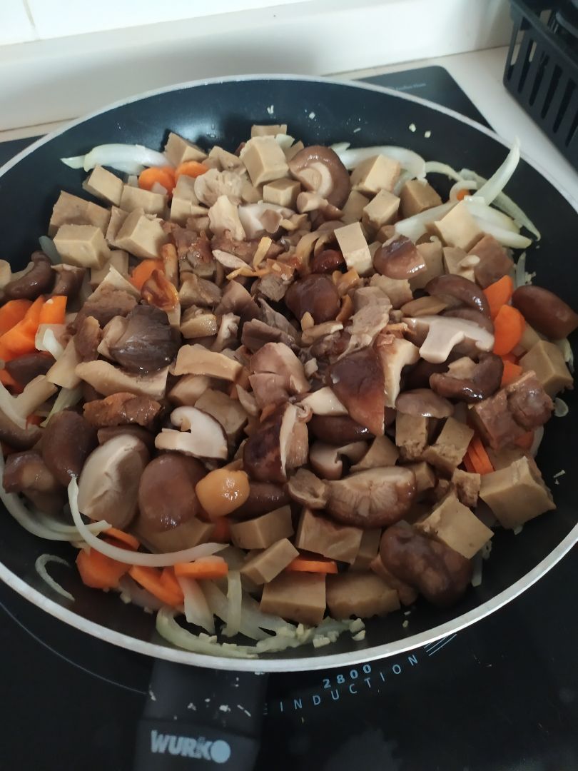 Seitán al vino con verduras y puré de patata casero Paso 1