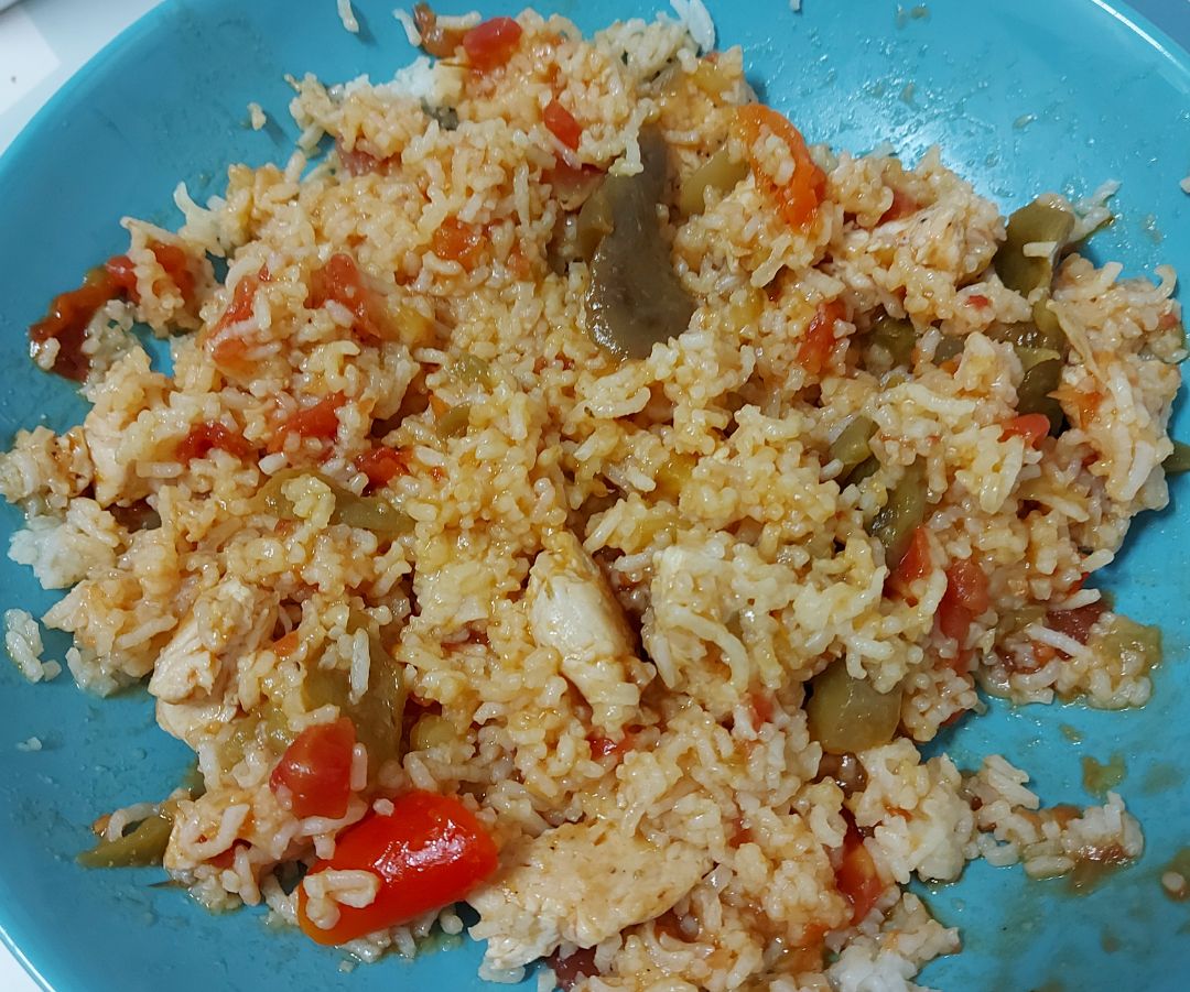 Arroz con fritada y pollo Arroz con fritada y pollo