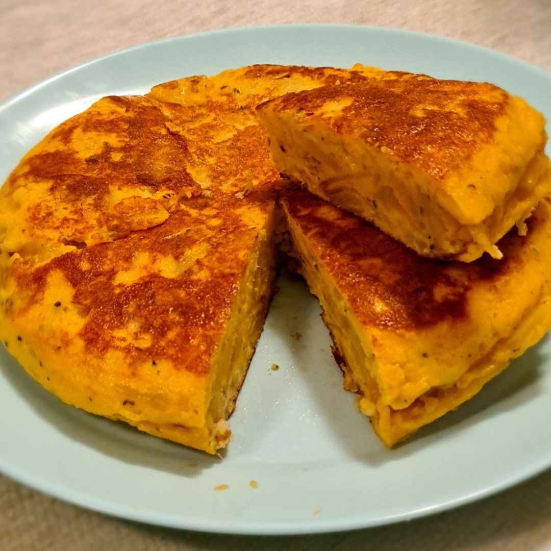 Tortilla de patatas con queso sin lactosa. Tortilla de patatas con queso sin lactosa.