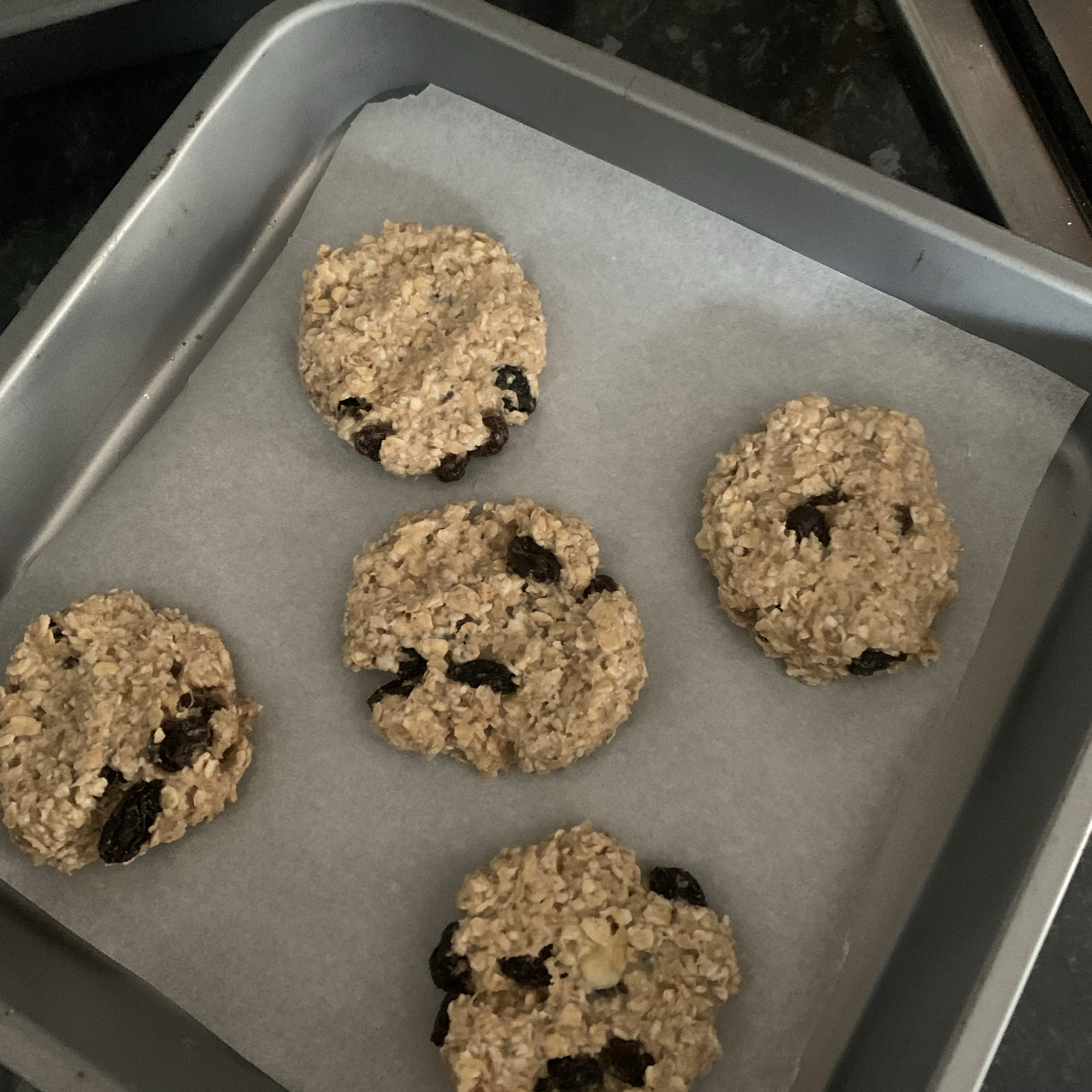 Banana and raisin oatmeal biscuits/cookies Paso 5