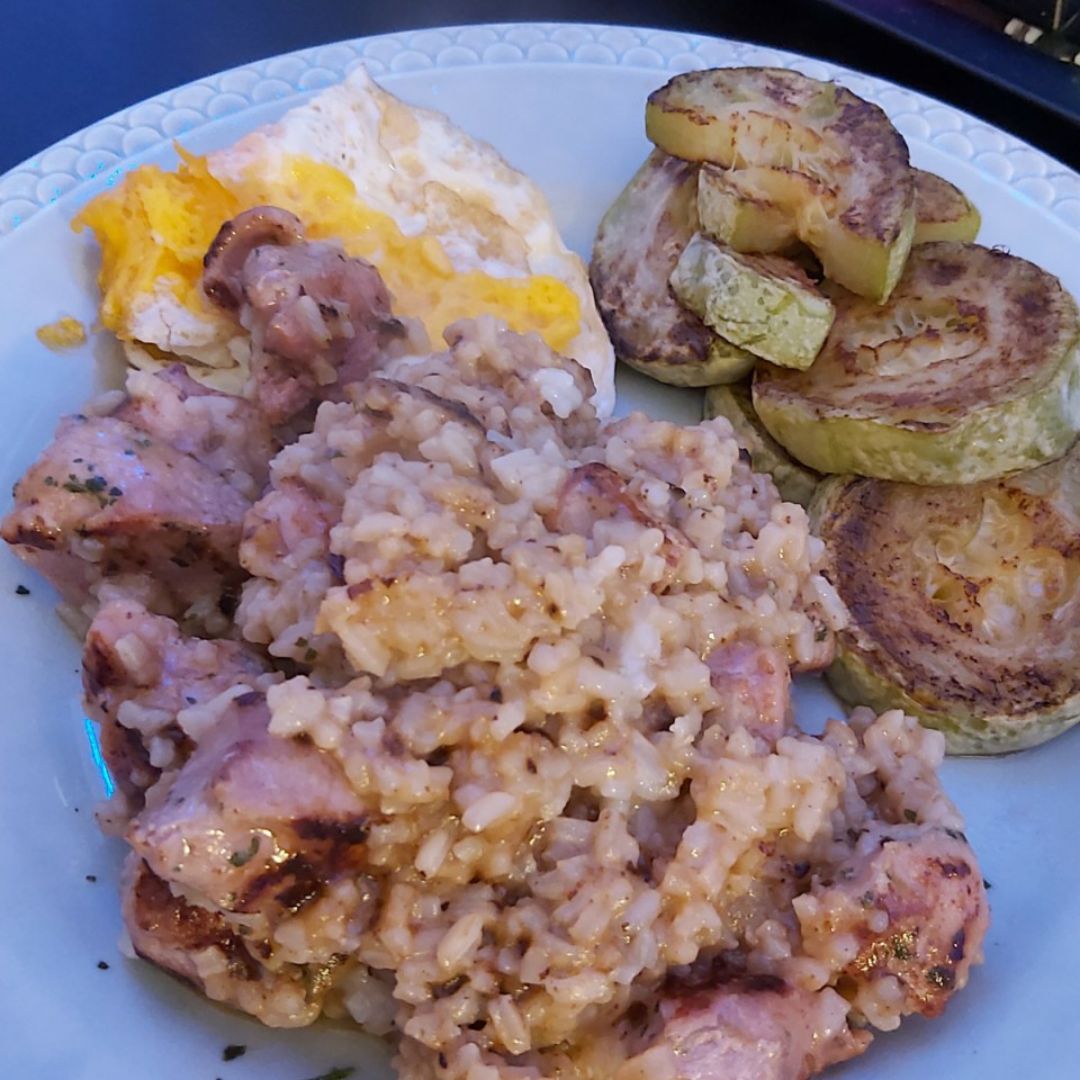Arroz blanco con calabacín, huevo y pavo Arroz blanco con calabacín, huevo y pavo