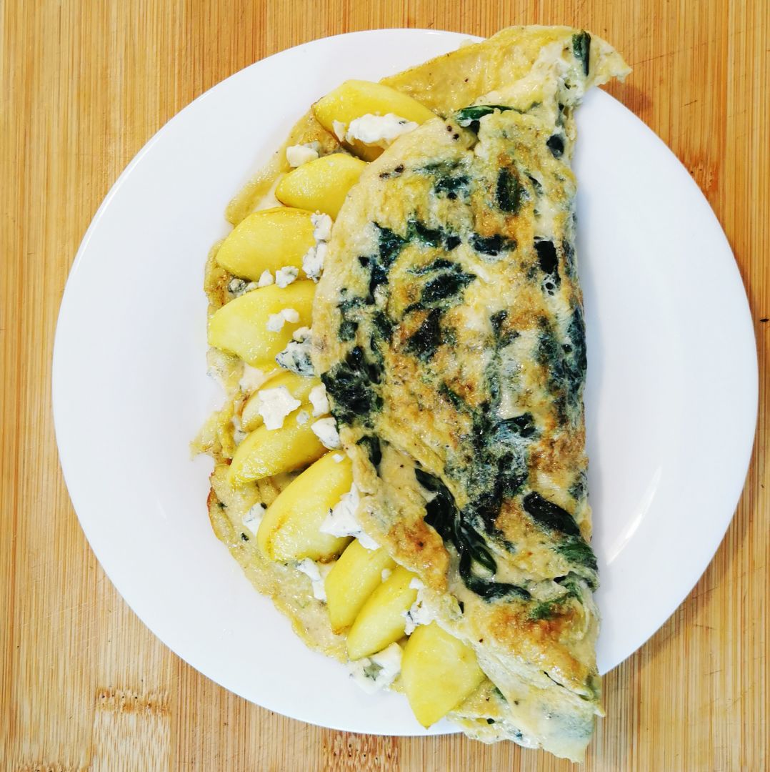 Tortilla de espinacas, manzana y queso azul 🧡🧀🥚 Tortilla de espinacas, manzana y queso azul 🧡🧀🥚