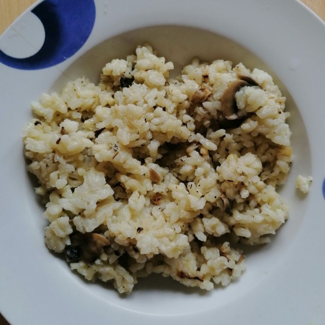 Rissoto de champiñones y queso de cabra 🐐🍚🍄 Paso 6 Rissoto de champiñones y queso de cabra 🐐🍚🍄 Paso 6