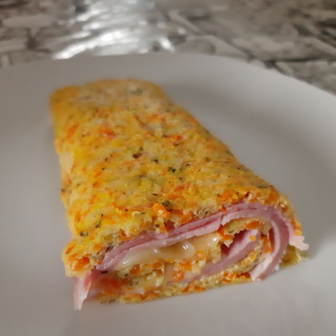 Rollito de calabacín con jamón york y queso