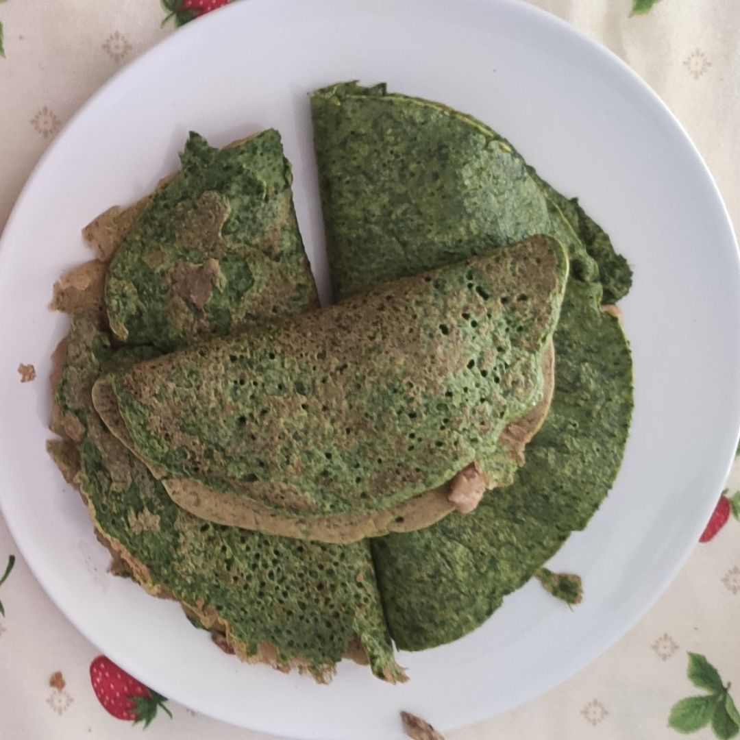 Crepes de espinacas rellenos de champiñones y soja texturizada Crepes de espinacas rellenos de champiñones y soja texturizada