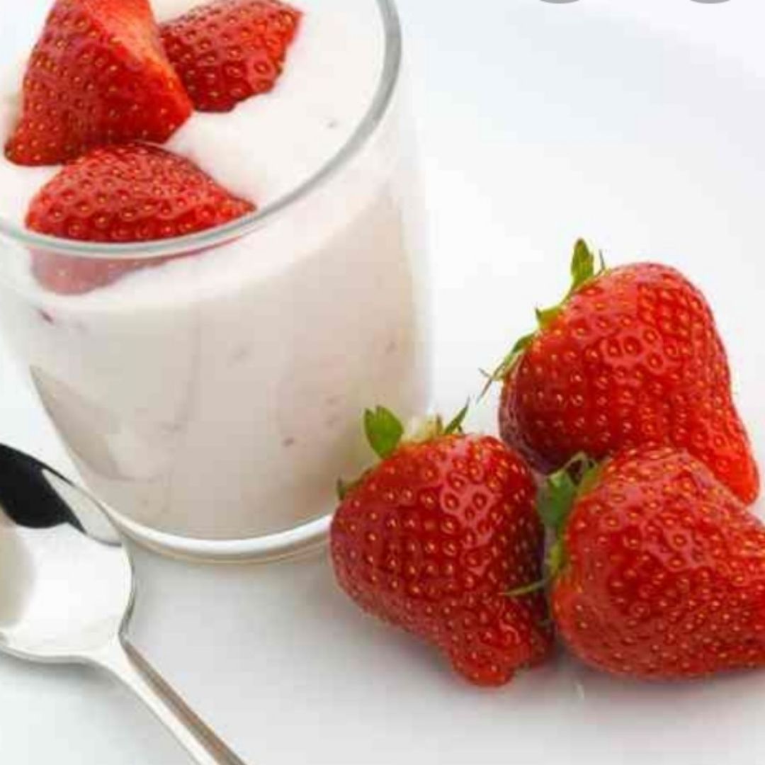 yogurt con fresas yogurt con fresas