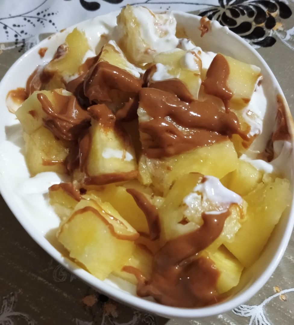 Yogur griego con piña Yogur griego con piña