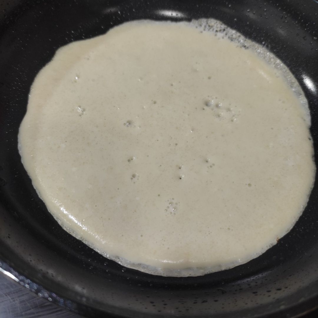 Crêpes dulces sin harinas y altas en proteínas! Paso 1 Crêpes dulces sin harinas y altas en proteínas! Paso 1