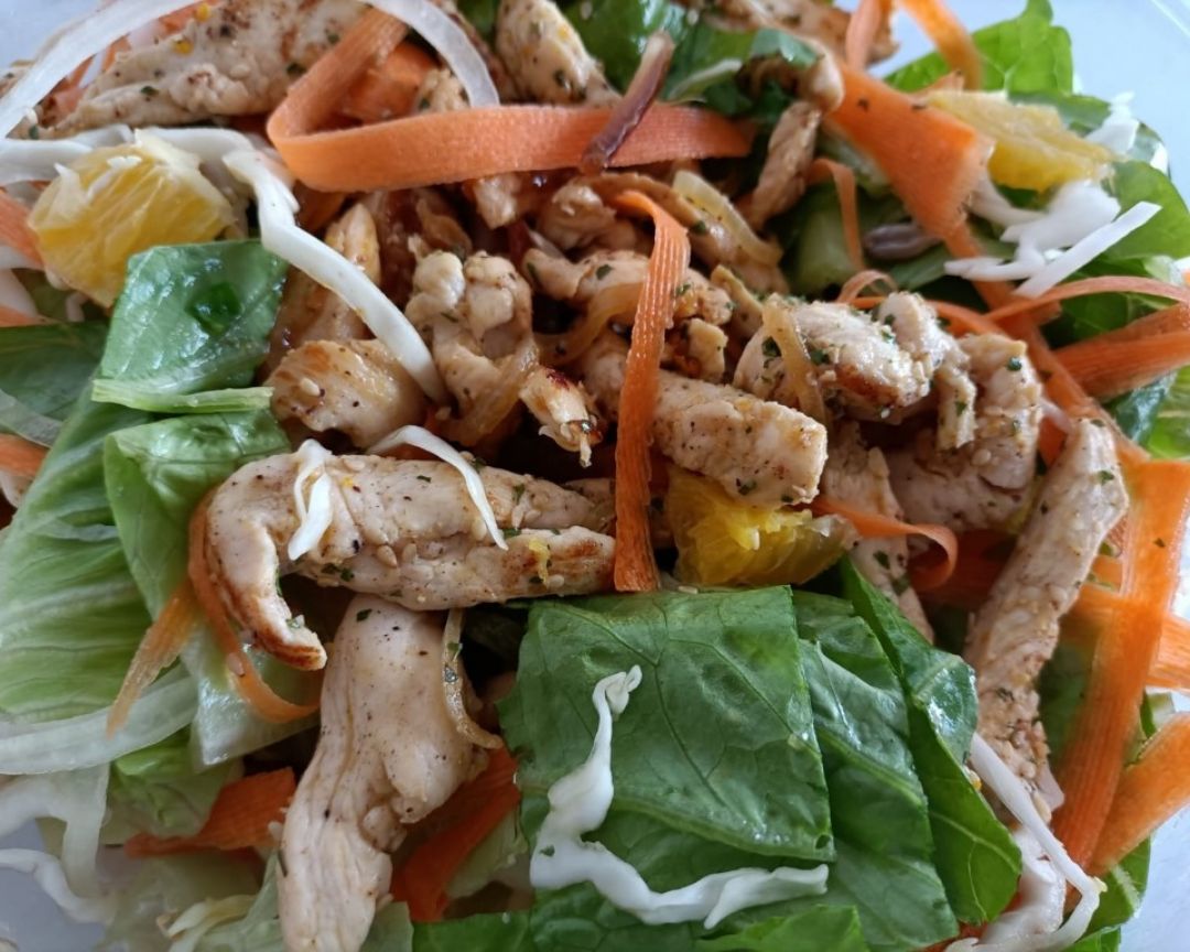 Ensalada con pollo y naranja Ensalada con pollo y naranja