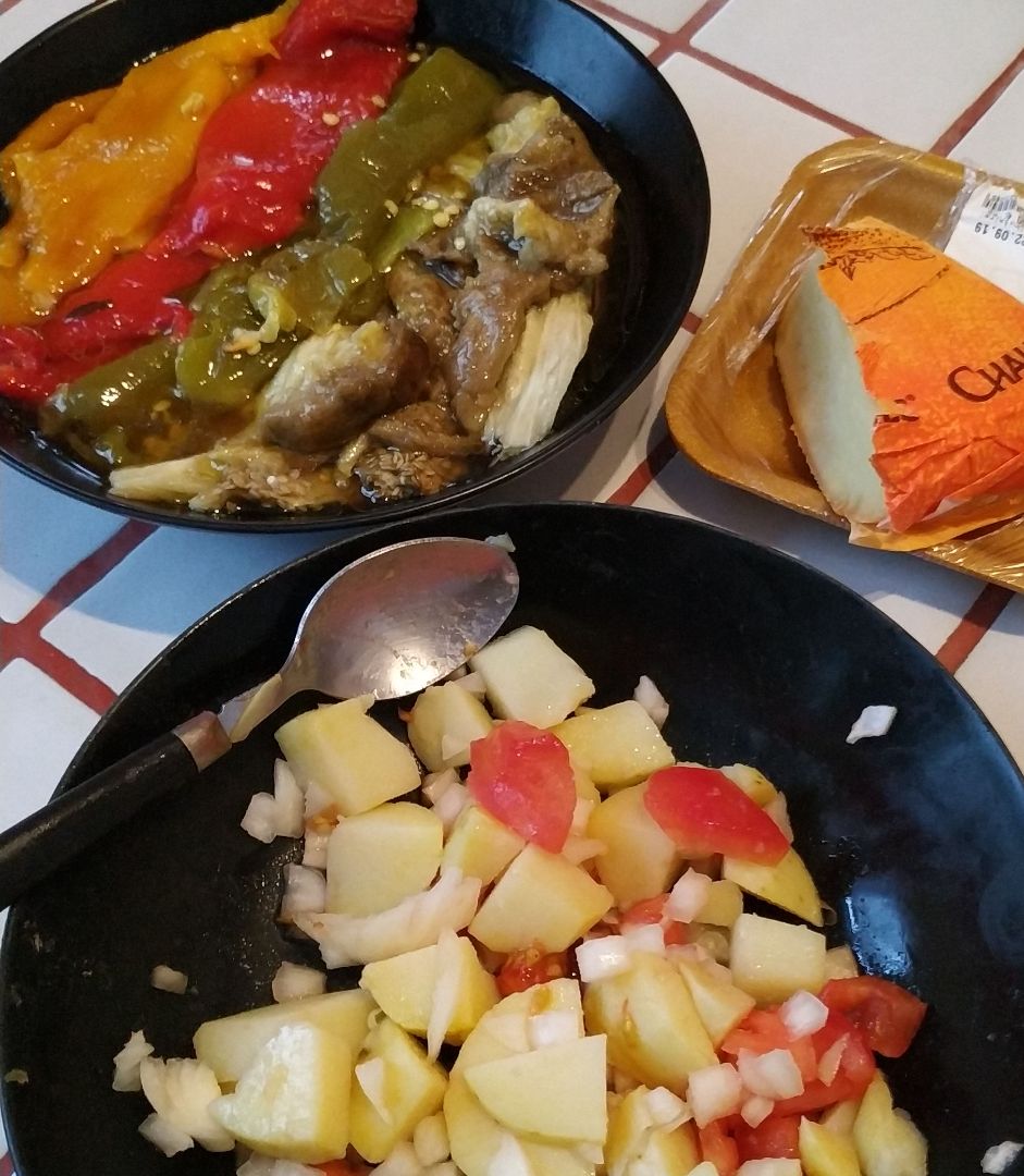 Ensalada de patata y verdura escalivada Ensalada de patata y verdura escalivada