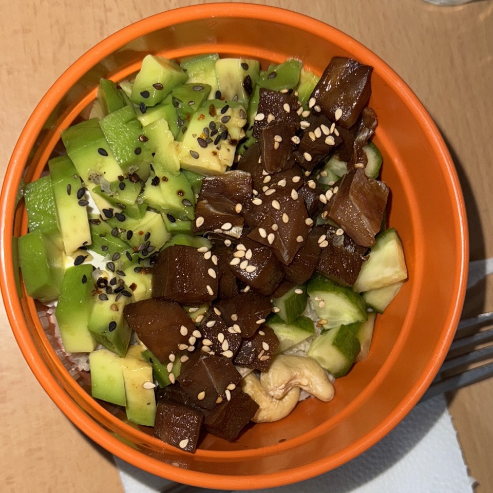 Poke atún y arroz de coliflor Poke atún y arroz de coliflor