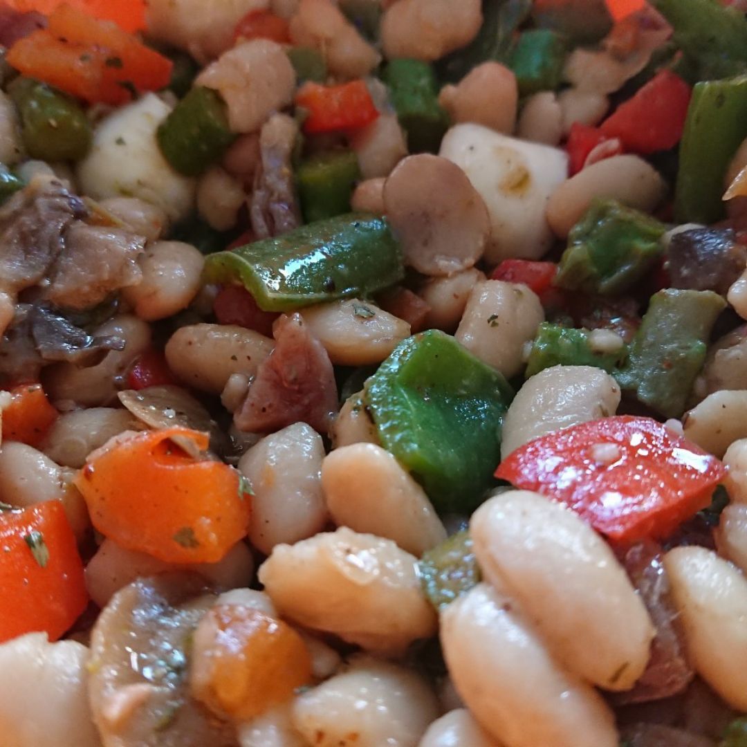 Ensalada templada de alubias con verduras Ensalada templada de alubias con verduras