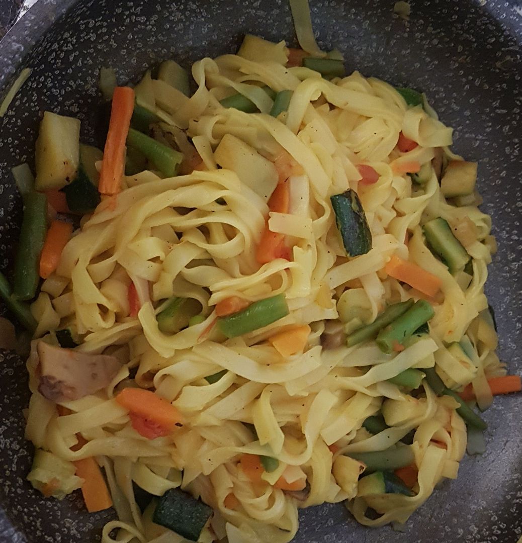 Fideos de arroz con verduritas Fideos de arroz con verduritas